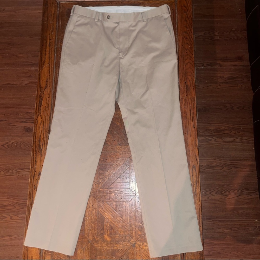 Roundtree & Yorke Men's Khaki Chinos